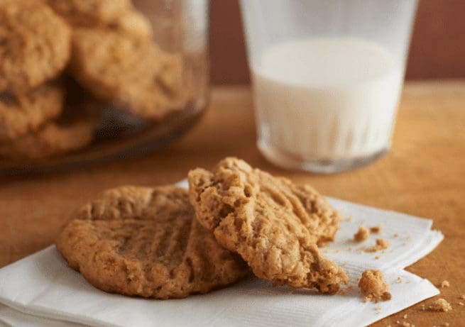 Rolled oats and peanut butter cookies